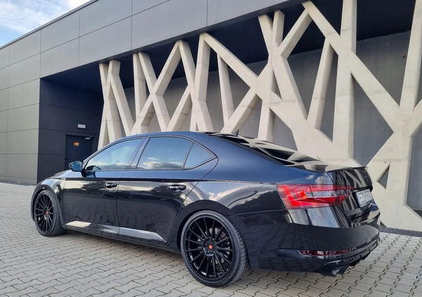 Skoda Superb cena 150000 przebieg: 85000, rok produkcji 2019 z Koprzywnica małe 562